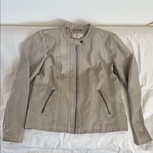 Distressed antiqued Lightweight leather jacket